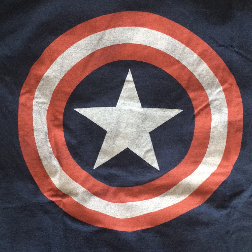 Marvel Comics Captain America T-shirt in Medium - Picture 2 of 3